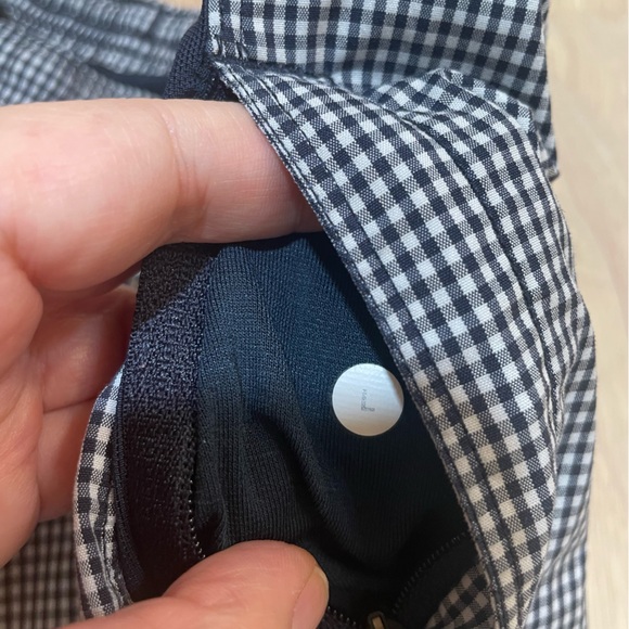 EUC lululemon pace breaker short size Large - Picture 4 of 7